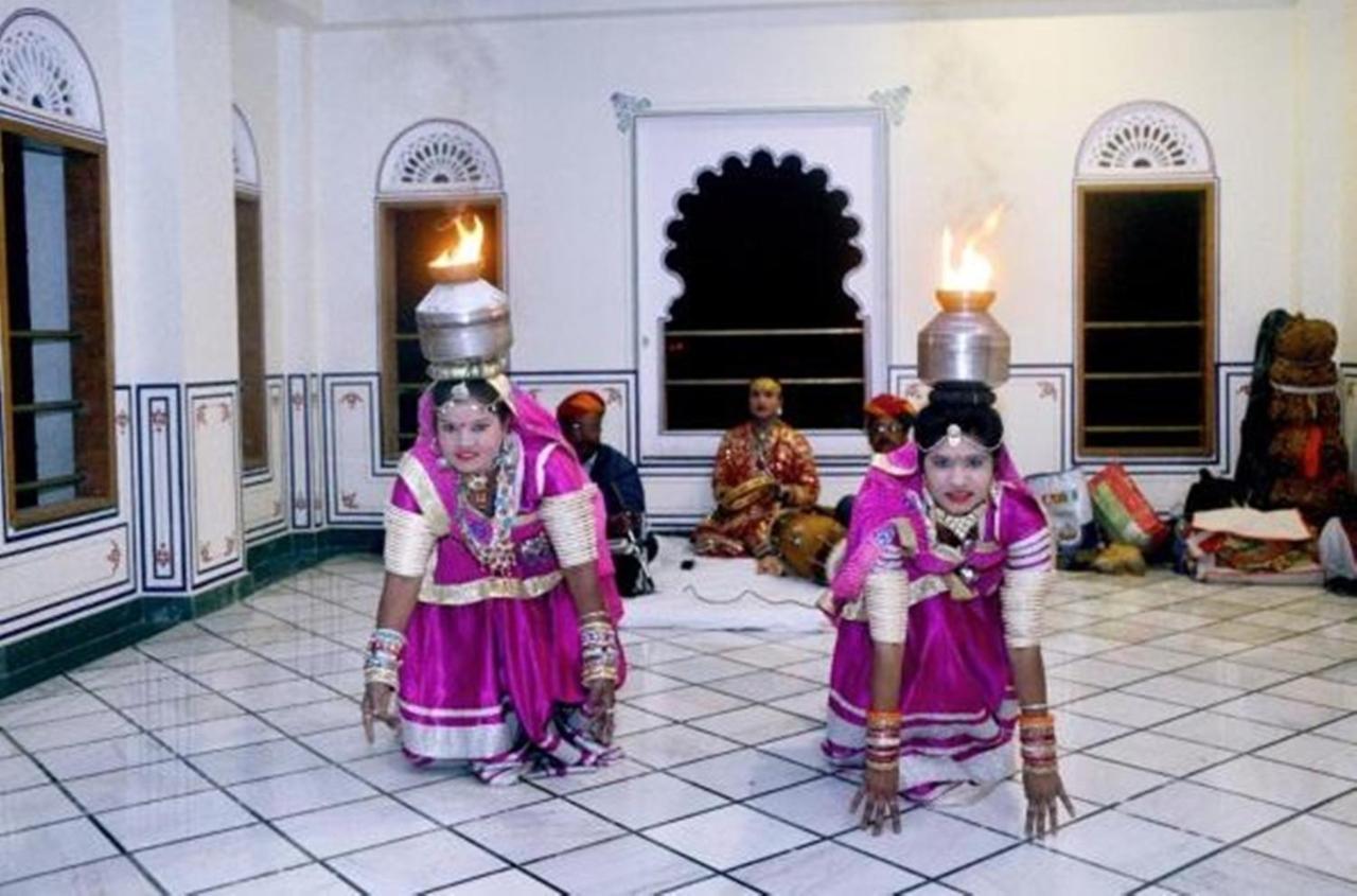 Hotel Aaram Mahal By Pachar Group Udaipur Exterior foto